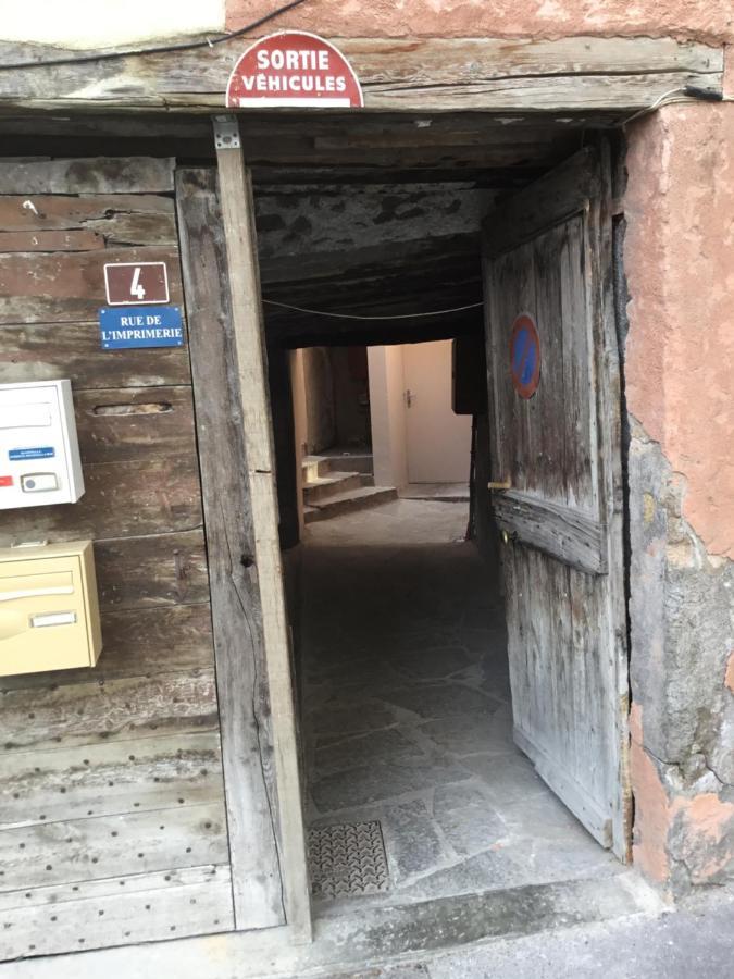 L'Hivernet, Grand Triplex Neuf Au Coeur D'Embrun Acces Facile Exterior foto